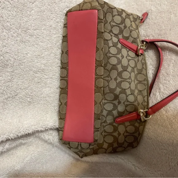Coach purse - Picture 4 of 7